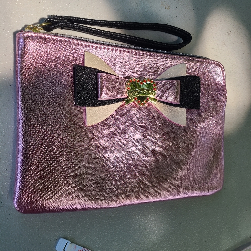 Betsey Johnson Saffiano Blush Metallic Bow Wristlet Clutch Pouch zip bag - Picture 15 of 16